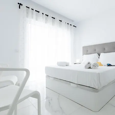 Апартаменты 2 Moderno Edificio Emilia