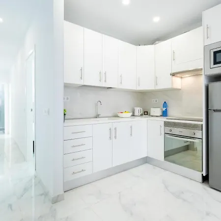 Апартаменты 2 Moderno Edificio Emilia *